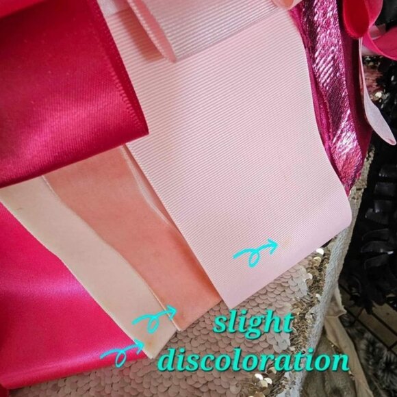 Victoria's Secret Ribbon Tree - Picture 2 of 4